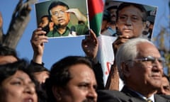 Supporters of Pervez Musharraf