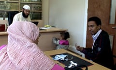 Inside a Shari'a divorce court - video