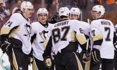 Pittsburgh Penguins celebrate against the Flyers