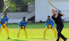 Sri Lanka: David Cameron bats against top spinner - video