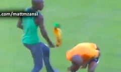 Fan attacks referee with vuvuzela