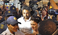 140x84 trailpic for Shrien Dewani leaves South Africa after acquittal - video