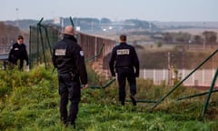 140x84 trailpic for Eurotunnel trains halted as refugees access site - video