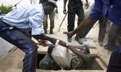 Police remove drugs found in Senegalese town, Nianing