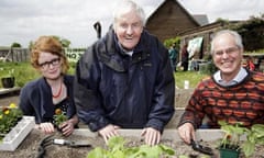 Richard Briers (centre) backs the campaign against the Heathrow third runway