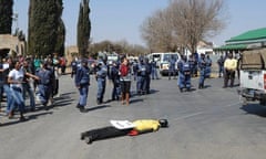 Effigy of hanged black man dispaalyed by Afrikaner Resistance Movement