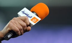 Pan-Arab news channel al-Jazeera has acquired Current TV to gain access to the US cable TV market