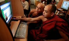 buddhist monk reading website