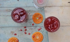 Cook - drinks, pomegranate and clementine