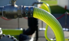 Machine producing biodiesel from algae