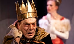 Alun Armstrong as the king in Ionesco's Exit the King at the Ustinov Studio in Bath.