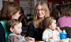 women in cafe