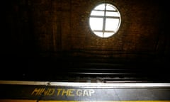mind the gap tube sign