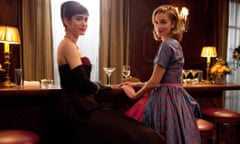  Lizzy Caplan, left, as Virginia Johnson and Caitlin Fitzgerald as Libby Masters in "Masters of Sex,"