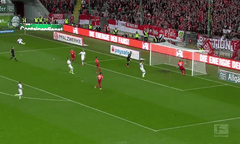 Philipp Hofmann produced an extraordinary miss for Kaiserslautern against Union Berlin