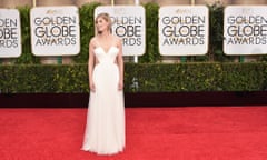 Rosamund Pike in Vera Wang a tthe Golden Globes.