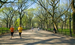 people running in central park