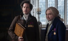 Strange (Bertie Carvel) and Norrell (Eddie Marsan) are summoned to help King George