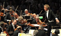 Unfussy … Franz Welser-Möst conducts the Cleveland Orchestra at the Proms.