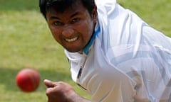 Pragyan Ojha bowls