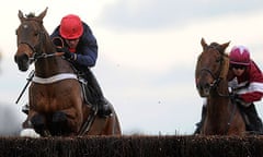 Bobs Worth wins the Hennessy Gold Cup at Newbury