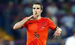 Robin Van Persie could play in a more withdrawn role for Holland against Portugal in Kharkiv