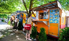 Customers at food carts at the SW 9th & Alder pod.