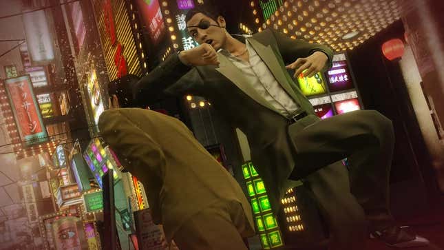 A screenshot of Goro Majima, one of Yakuza 0&#39;s protagonists, elbowing a man in the back of the head. 