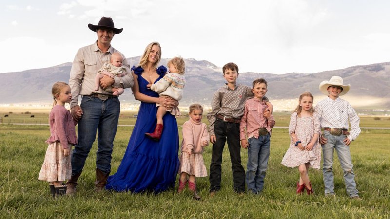 Ballerina Farm Controversy depicting an image of trad wife Hannah Neeleman and her family.