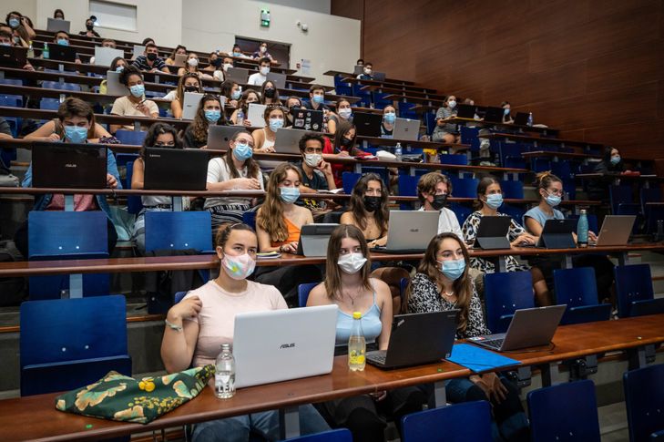 Emmanuel Macron envisage la fin de la gratuité de l’université