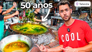 Esta OLLA lleva cocinando 50 AÑOS SEGUIDOS en Tailandia - TheGrefg