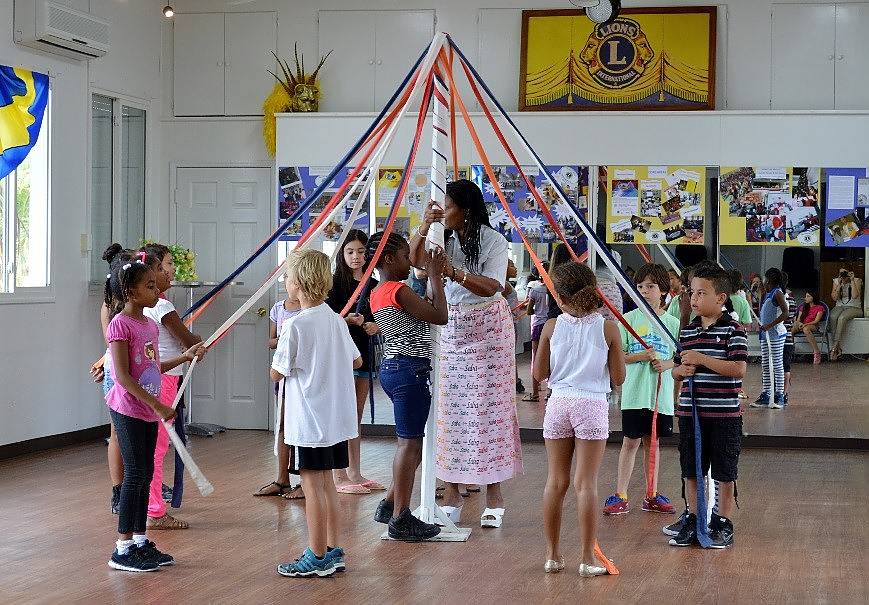 Maypole dance in Saba