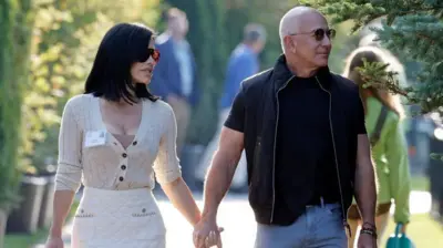 Jeff Bezos y Lauren Sanchez en Sun Valley.