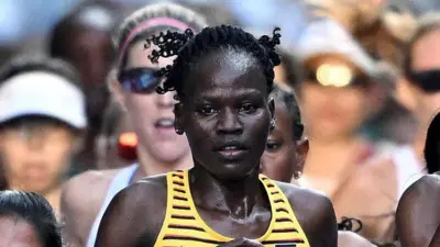 Rebecca Chepteguei compitiendo en el Mundial de Atletismo en 2023