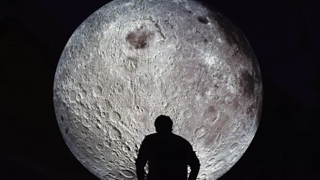 instalación sobre la Luna