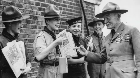 Getty Images Baden-Powell-talking-to-scouts