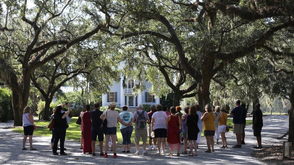 Tourists at McLeod taking a tour