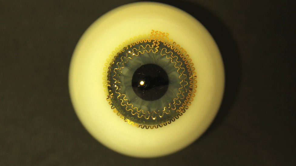 University of Surrey lens with detector