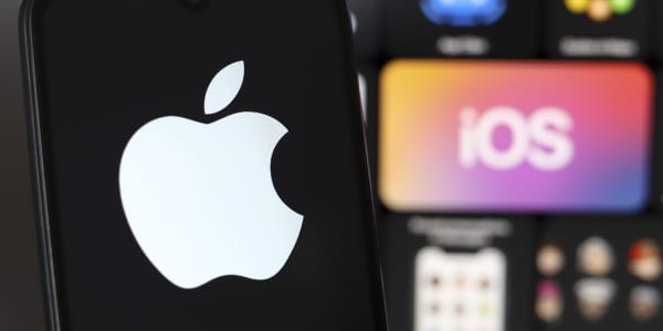 Oppenheimer downgrades Apple on weakening iPhone sales and worries around AI innovation