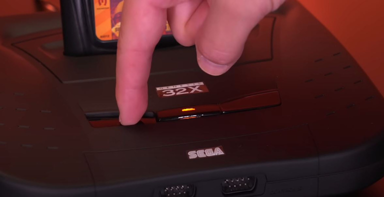 Cette console Sega n’est jamais sortie et a fait fantasmer des générations de gamers. Aujourd’hui, elle devient réalité grâce à ce fan très talentueux