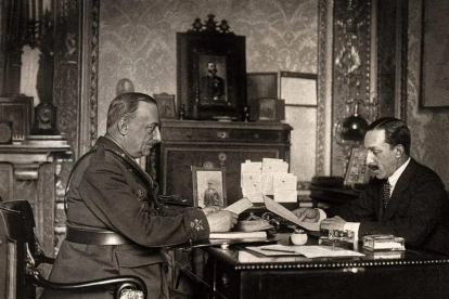 Alfonso XIII despacha con Miguel Primo de Rivera