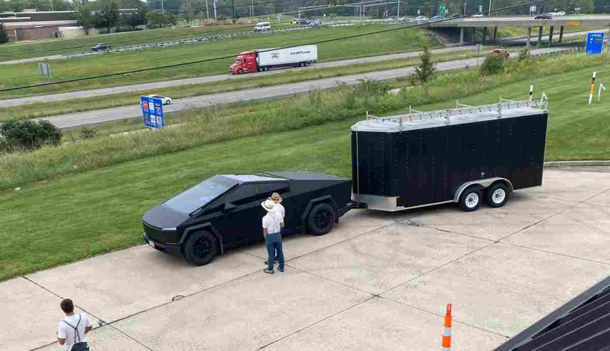 Este propietario ahorra 65 dólares al día en combustible usando su Tesla Cybertruck