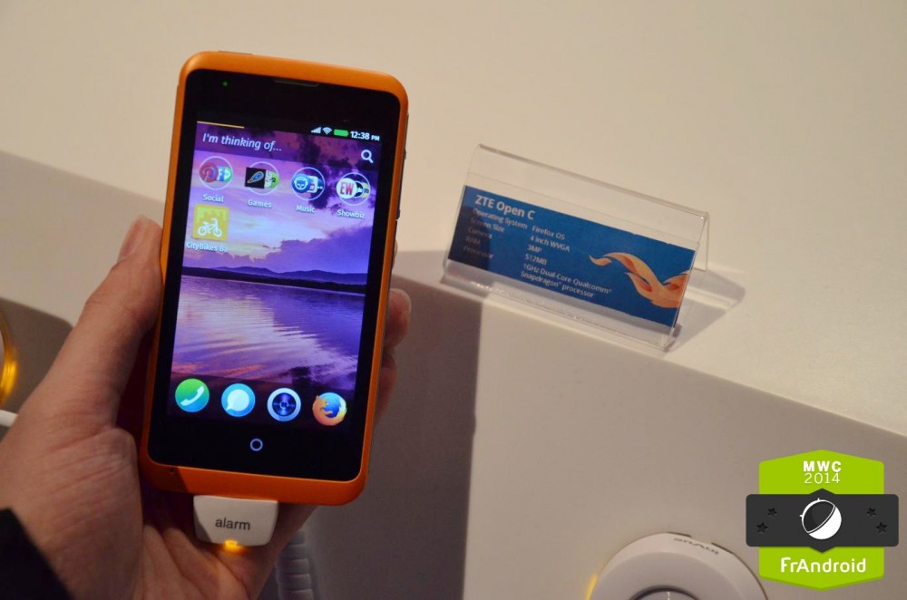 Firefox-OS-MWC-2014-rise-fox