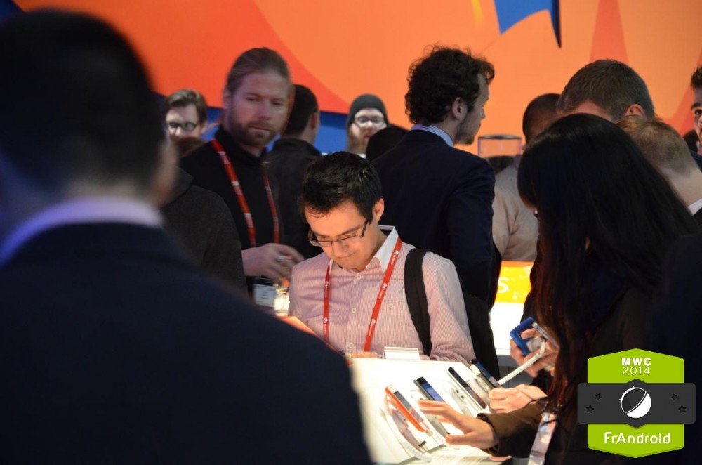 Firefox-OS-MWC-2014-rise-fox