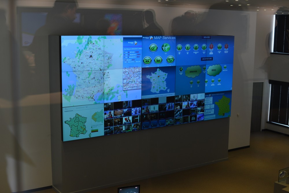 Cockpit Bouygues Telecom (centre de contrôle du réseau fixe et mobile)