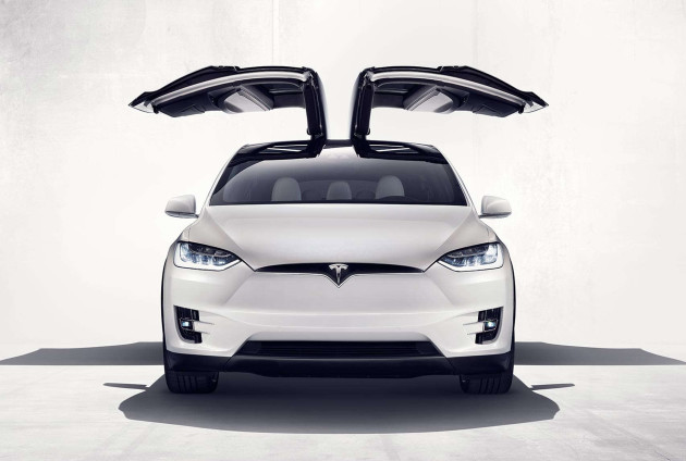 2015_Tesla-Model-X_05