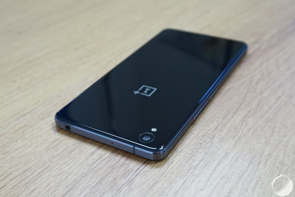 OnePlus X design 7