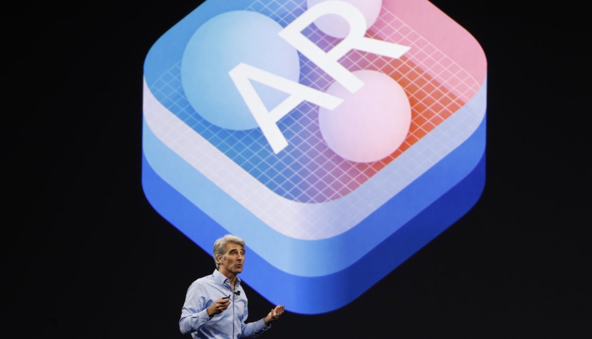 Craig Federighi lors d'une keynote Apple