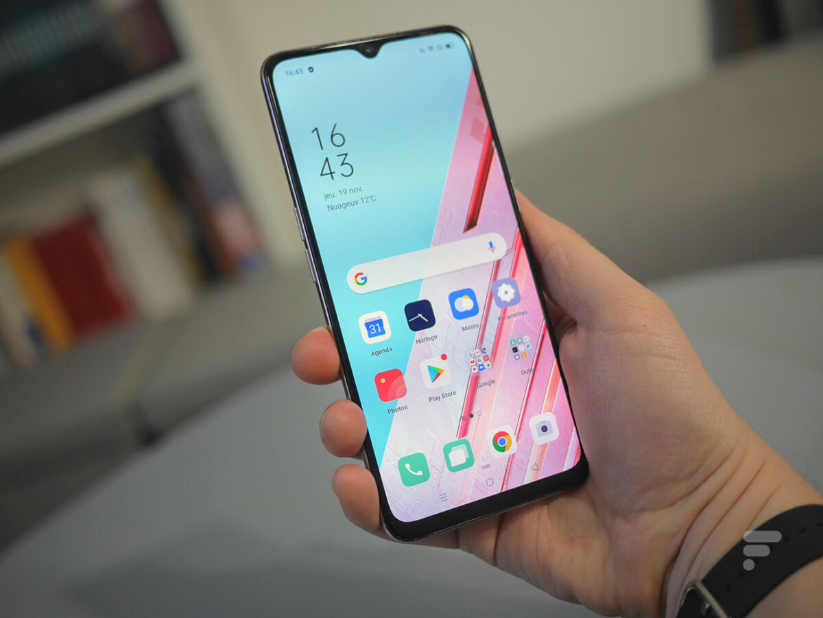 L'Oppo Find X2 Lite est confortable en main