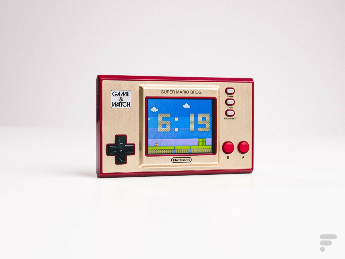 La Game and Watch Super Mario Bros affiche l'heure